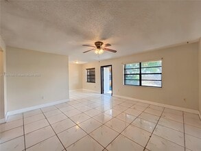 6032 SW 27th St in Miramar, FL - Building Photo - Building Photo