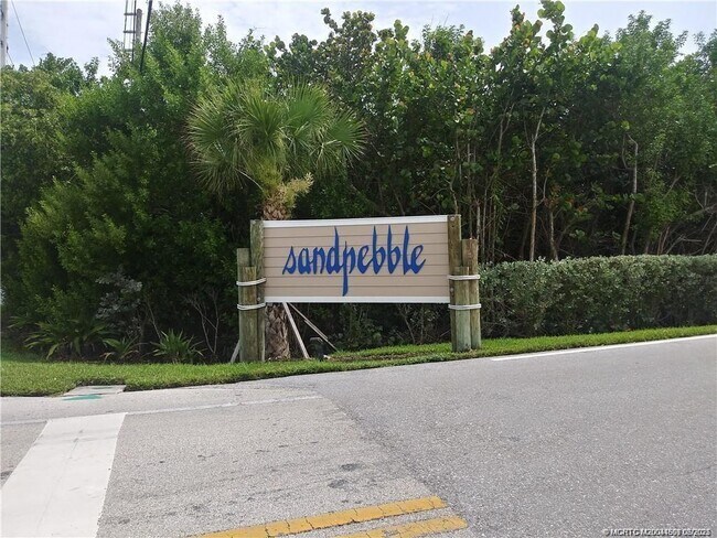 4620 NE Sandpebble Trce in Stuart, FL - Building Photo - Building Photo