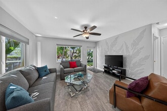 305 NE 15th St in Fort Lauderdale, FL - Building Photo - Building Photo