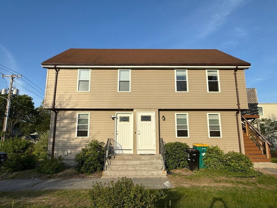 48 Juniper Rd in North Attleboro, MA - Building Photo