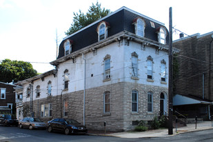 501-505 W Market St in Pottsville, PA - Building Photo