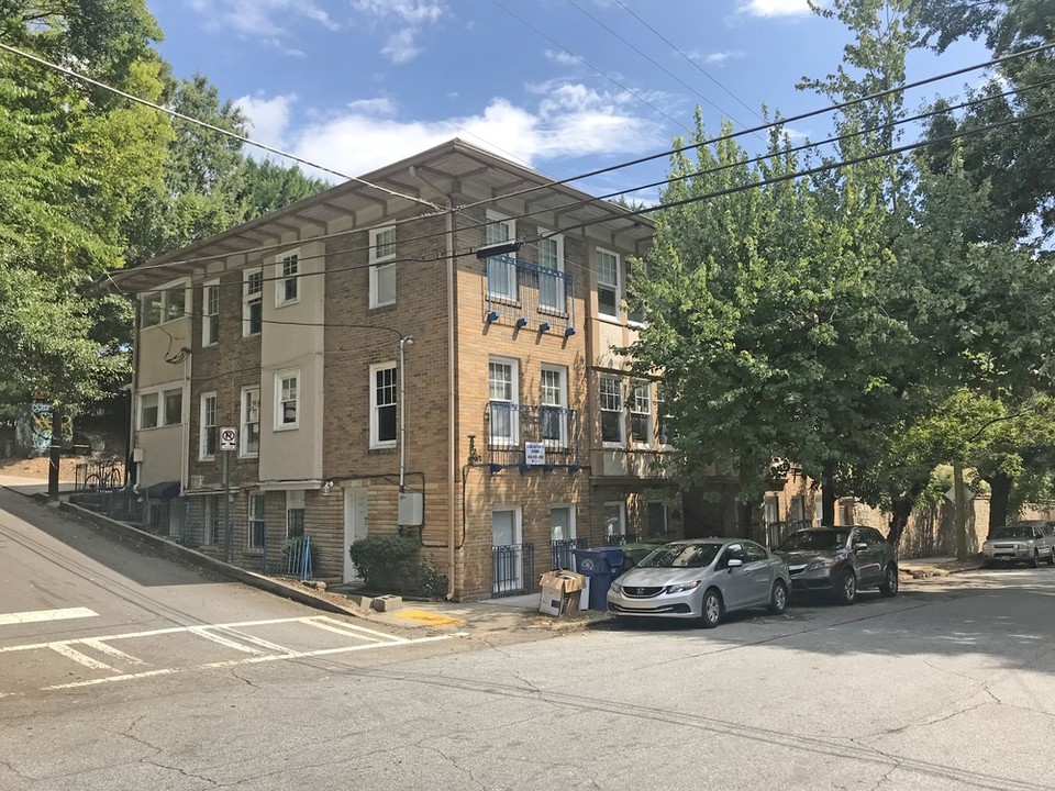 729 Bonaventure Ave NE in Atlanta, GA - Building Photo