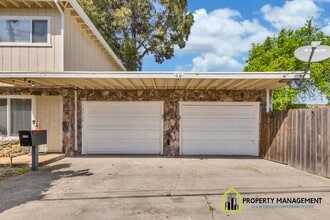 5334 Karbet Way in Sacramento, CA - Building Photo - Building Photo
