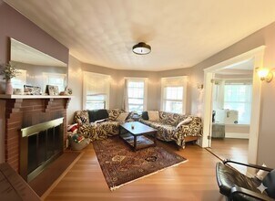 35 Matchett St, Unit 1 in Boston, MA - Foto de edificio - Building Photo