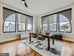303 N Howard St in Baltimore, MD - Building Photo - Building Photo