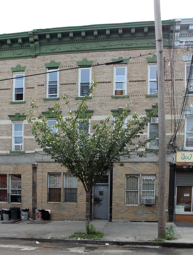 369 Howard Ave in Brooklyn, NY - Building Photo - Building Photo