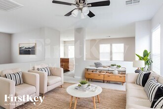 5013 Whistling Acres Ave, Unit G13 in Las Vegas, NV - Building Photo - Building Photo