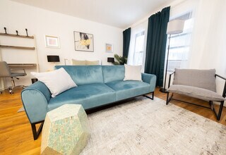 305 E 95th St in New York, NY - Building Photo - Building Photo