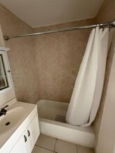 5411 Ravenswood Rd in Fort Lauderdale, FL - Building Photo - Building Photo