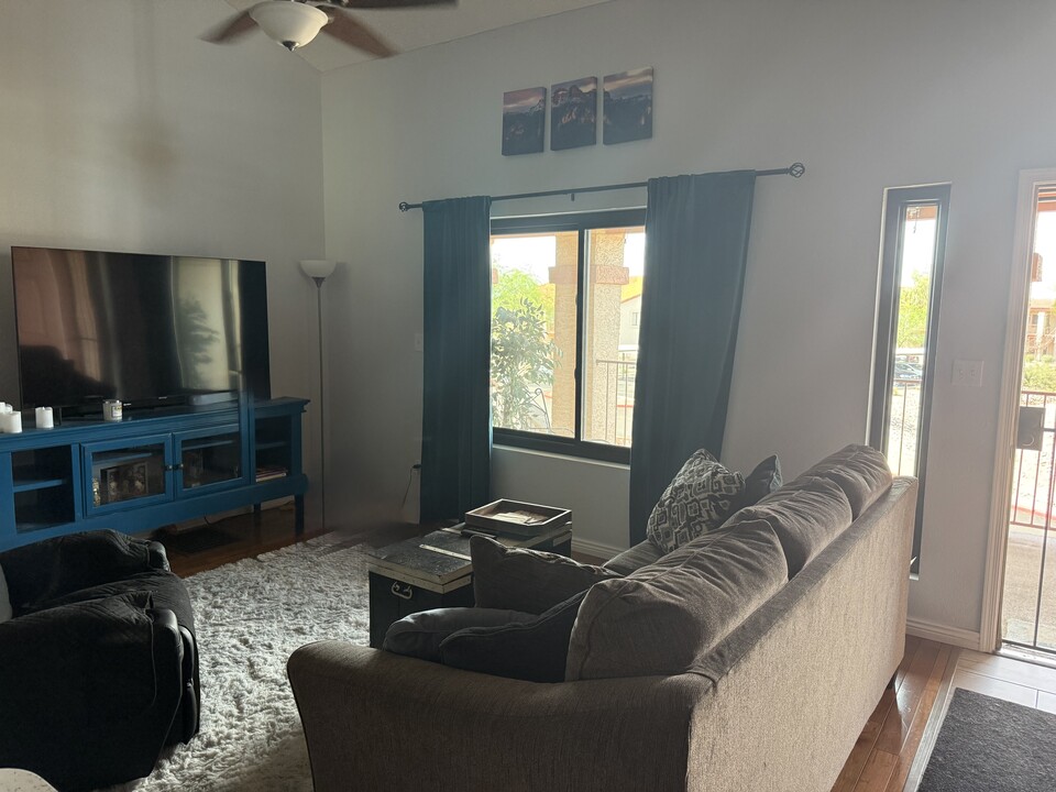 1440 N Idaho Rd, Unit Unit 2088 in Apache Junction, AZ - Foto de edificio