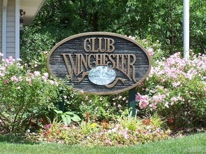 141 Winchester Dr in Yonkers, NY - Building Photo - Building Photo