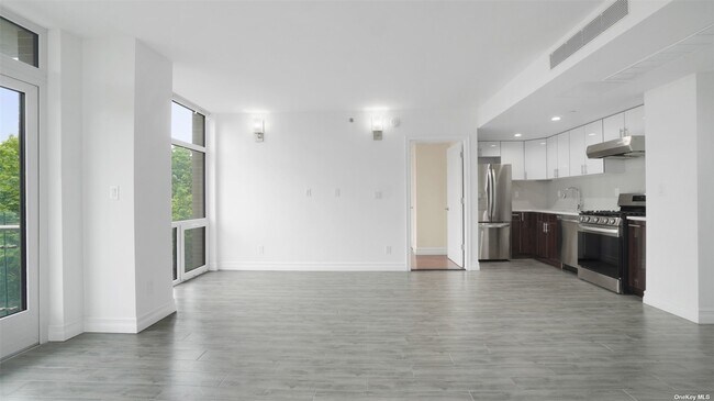 65-18 Austin St, Unit 6F in Queens, NY - Building Photo - Building Photo