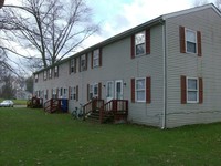 9539 Green Meadow Rd in Windham, OH - Foto de edificio - Building Photo