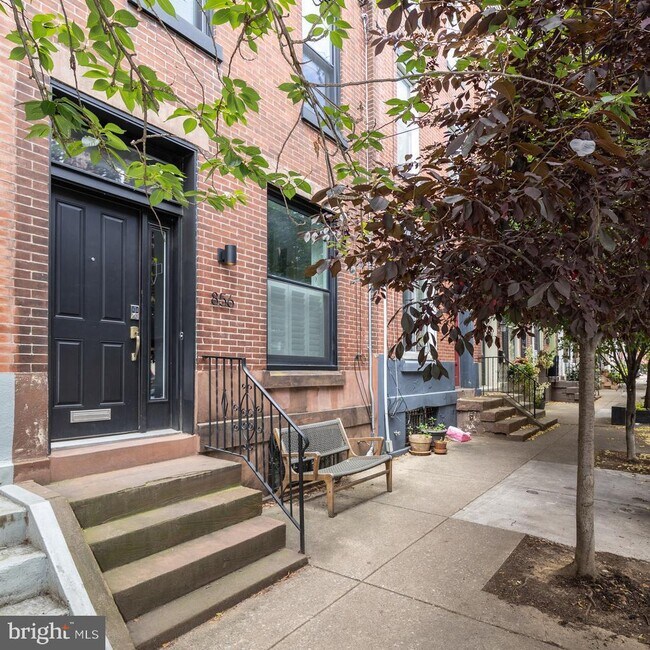 856 N 26th St in Philadelphia, PA - Building Photo - Building Photo