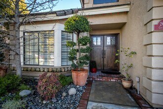 26253 Cresthaven Ct in Loma Linda, CA - Building Photo - Building Photo