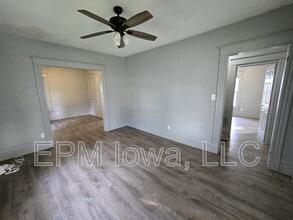 908 W 3rd St in Waterloo, IA - Building Photo - Building Photo