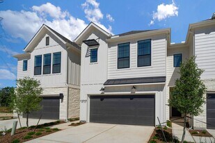 13651 Giovannis Gdn in San Antonio, TX - Building Photo