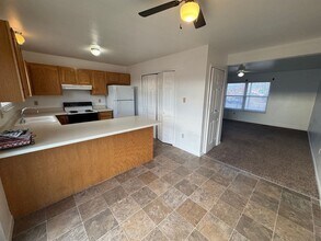 496 W Bellflower Dr in Pueblo West, CO - Building Photo - Building Photo