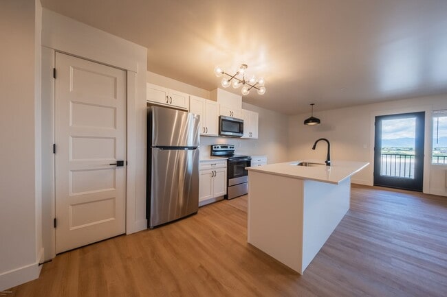 426 Cobalt Dr in Kalispell, MT - Foto de edificio - Building Photo