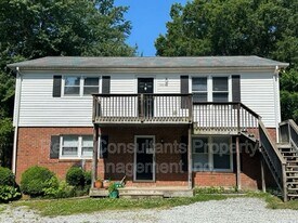 1006 W Barton St in Greensboro, NC - Building Photo