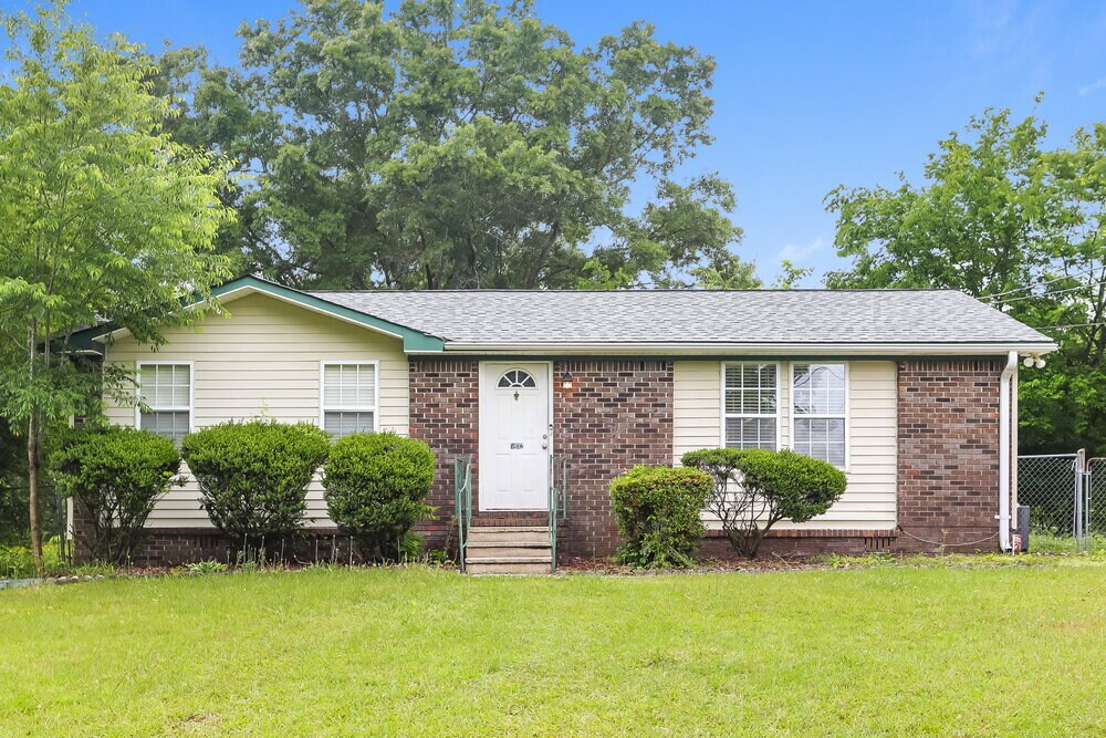 5232 Brigette Ln in Adamsville, AL - Building Photo