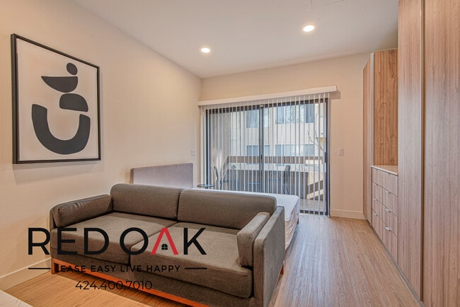 property at 7810 Topanga Canyon Blvd