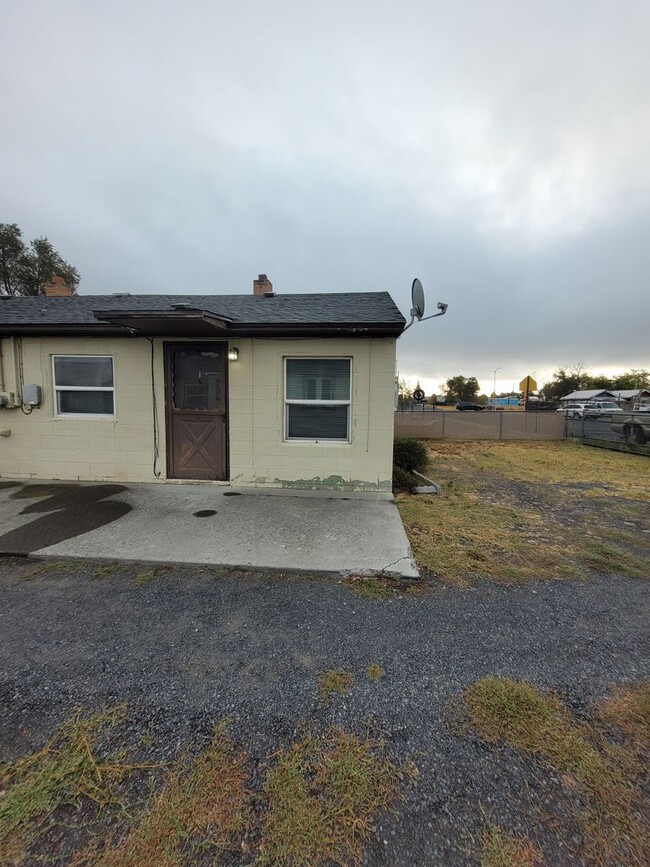 property at 326 3rd Ave SE