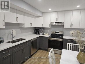 35 Curtis Dr in Brampton, ON - Building Photo - Building Photo