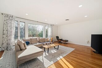 66 Roosevelt Rd in Newton, MA - Building Photo - Building Photo