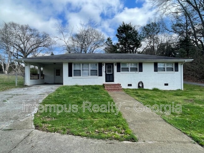 property at 633 White St