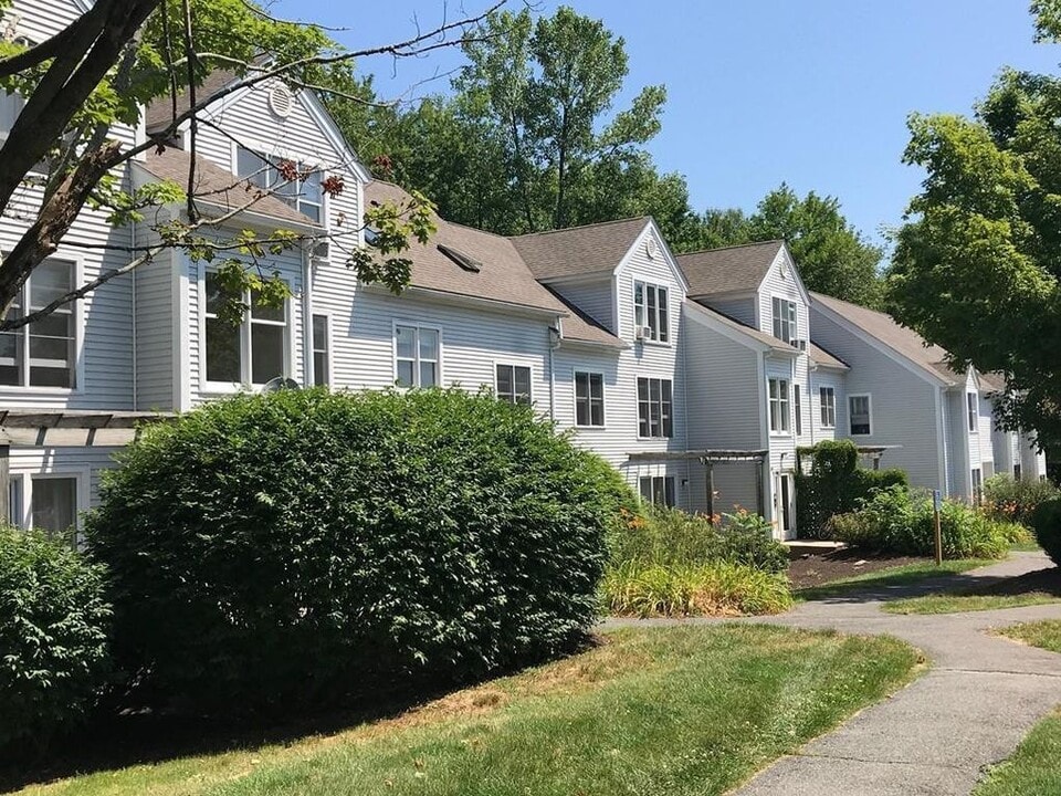 26 Salem Pl in Amherst, MA - Building Photo