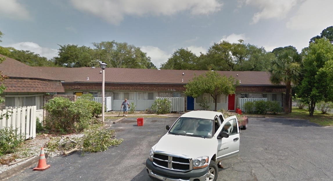 Stuart Towne Apartments in Port Royal, SC - Building Photo