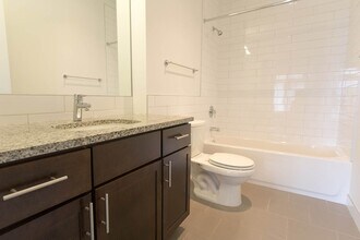 1044 46th Rd, Unit 2 in Long Island City, NY - Building Photo - Building Photo