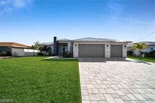 1430 SE 23rd St in Cape Coral, FL - Building Photo