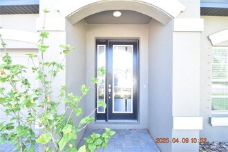 10751 Green Harvest Dr. in Riverview, FL - Foto de edificio - Building Photo