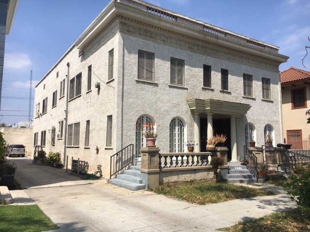 2339 W 20th St in Los Angeles, CA - Building Photo - Building Photo