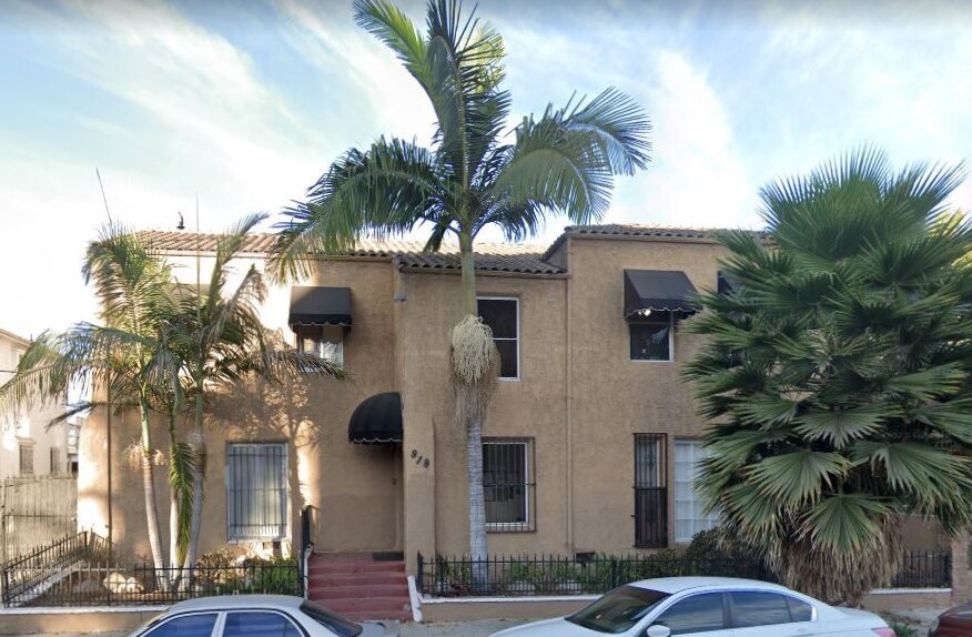 919 S Manhattan Pl in Los Angeles, CA - Building Photo