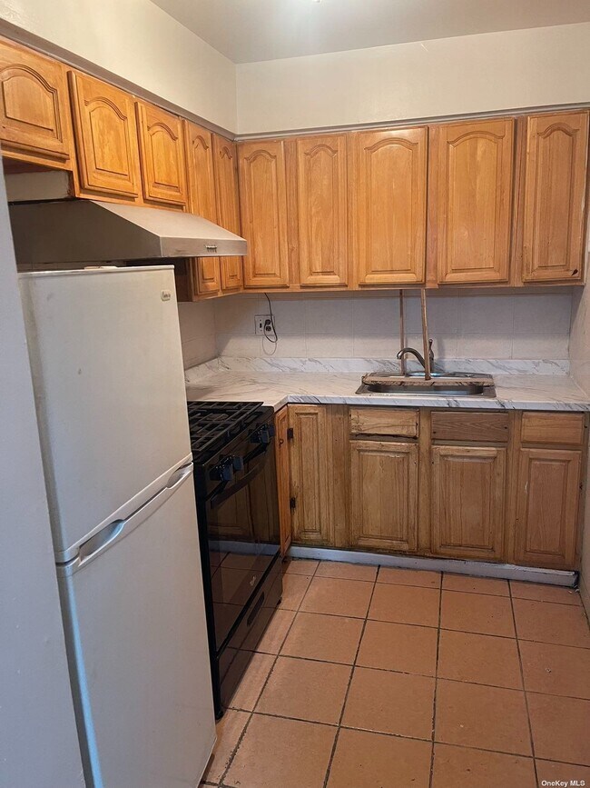 86-33 59th Ave-Unit -1F in Queens, NY - Building Photo - Building Photo