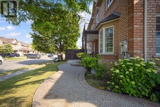 2 Checkerberry Crescent in Brampton, ON - Building Photo - Building Photo