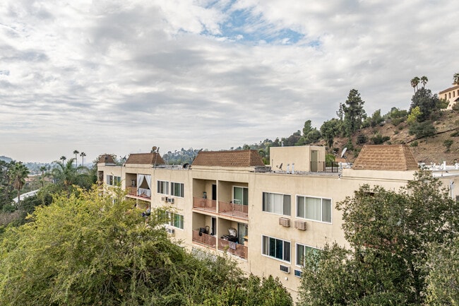 Woodside Apartments in Los Angeles, CA - Building Photo - Building Photo