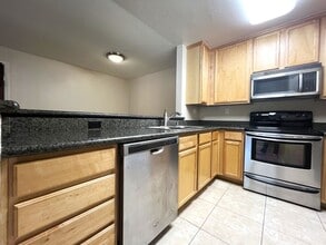 2550 San Gabriel Way in Corona, CA - Building Photo - Building Photo