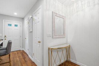 382 Knapps Hwy in Fairfield, CT - Building Photo - Building Photo