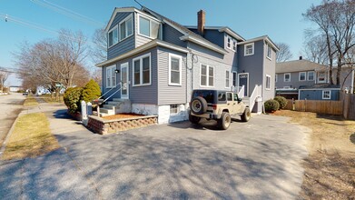 43 Edgewater Ave, Unit 1 in Shrewsbury, MA - Foto de edificio - Building Photo