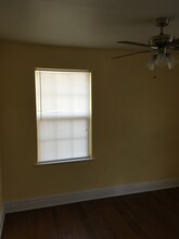 135 Sycamore St in Huntington, WV - Foto de edificio - Building Photo