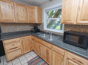 1505 Irving St, Unit Middle in Alexandria, MN - Building Photo - Building Photo