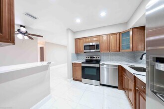 120 SW 29th Terrace in Fort Lauderdale, FL - Building Photo - Building Photo