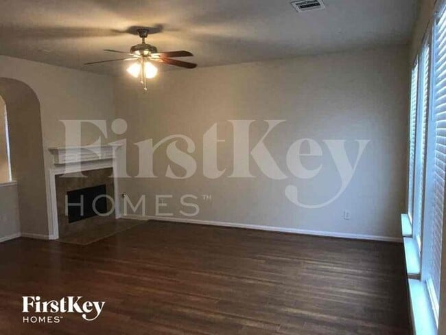 21422 Blooming Rock Ln in Spring, TX - Foto de edificio - Building Photo
