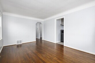 23005 California St in St. Clair Shores, MI - Building Photo - Building Photo