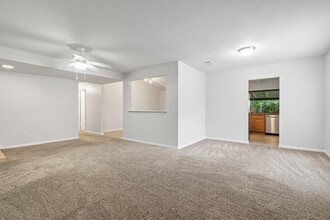 405 Fort Drum Dr in Austin, TX - Foto de edificio - Building Photo
