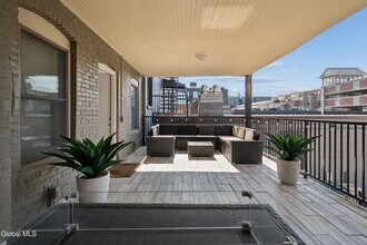 425 Broadway in Saratoga Springs, NY - Building Photo - Building Photo